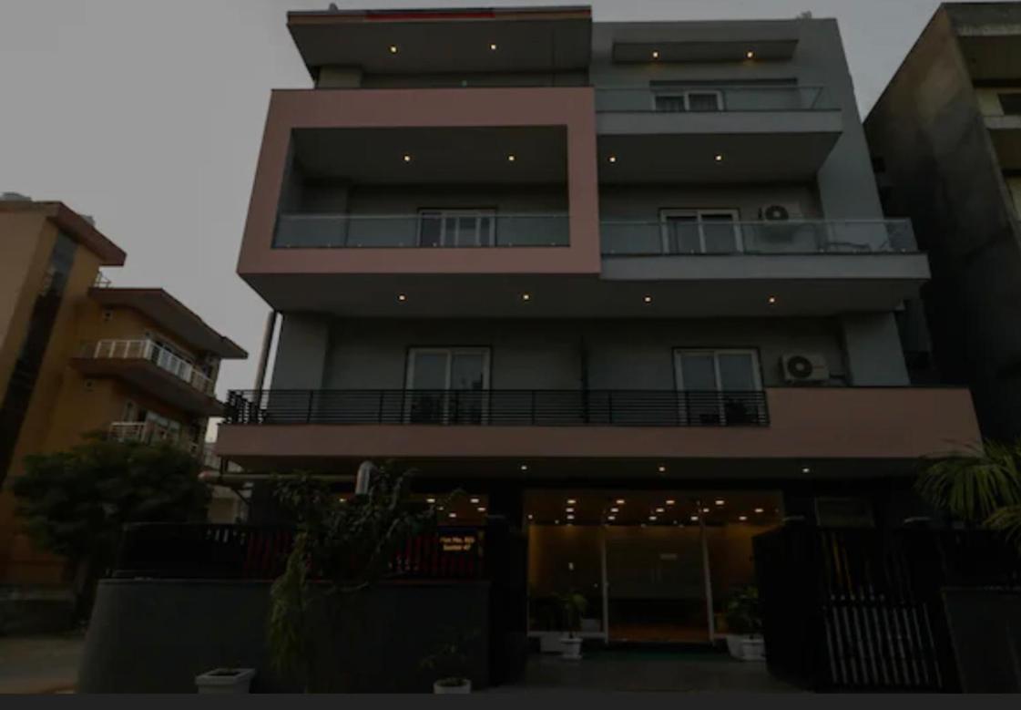 Azure Hotels And Suites Near Medanta Hospital Medicity Sector 47,Sohna Road Gurgaon Exterior foto